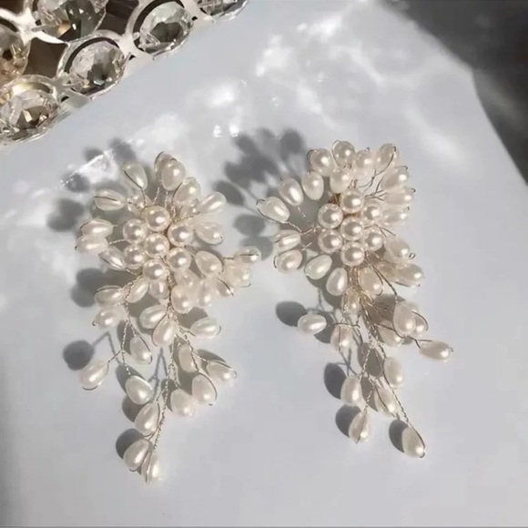 Anthropologie Pearl Wired Cascading Earrings - Picture 1 of 15
